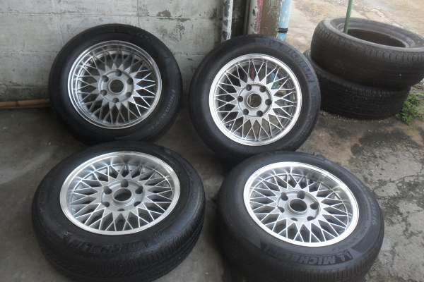 ล้อแม็ก 16นิ้ว6รู พร้อมยาง สวยๆ 4 ล้อ ราคา 6700 บาท