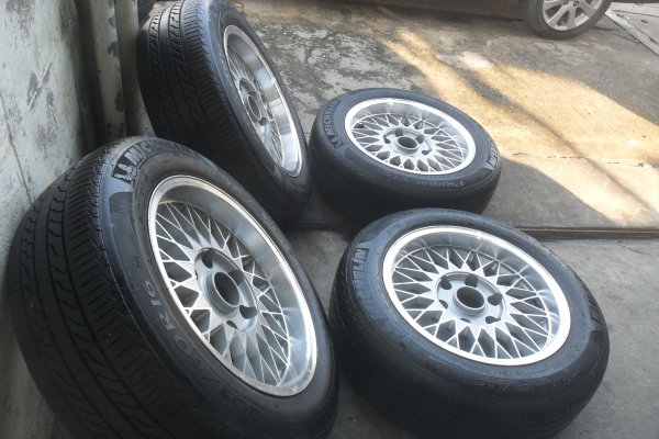 ล้อแม็ก 16นิ้ว6รู พร้อมยาง สวยๆ 4 ล้อ ราคา 6700 บาท ล้อแม็ก 16นิ้ว6รู พร้อมยาง สวยๆ 4 ล้อ ราคา 6700 บาท