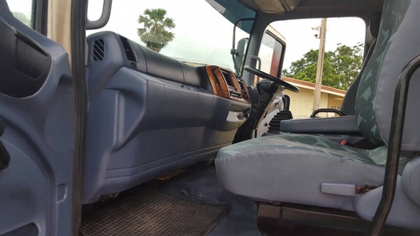 ขาย HINO MEGA 220 แรงม้า แทงค์น้ำมัน 16000 ลิตร ขาย HINO MEGA 220 แรงม้า แทงค์น้ำมัน 16000 ลิตร