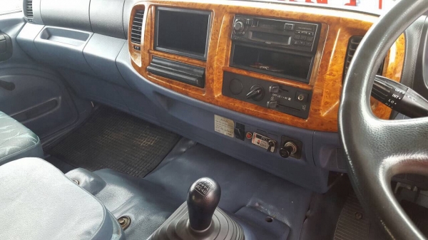 ขาย HINO MEGA 220 แรงม้า แทงค์น้ำมัน 16000 ลิตร ขาย HINO MEGA 220 แรงม้า แทงค์น้ำมัน 16000 ลิตร