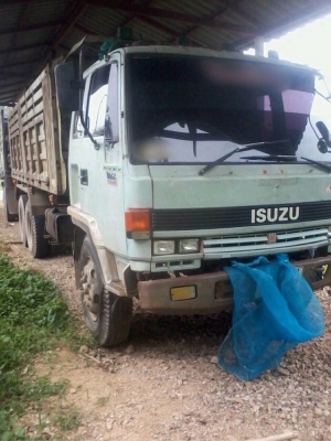 ขายรถ10ล้อดั้มพ์ ISUZU FVZ12MY เครื่อง 175แรงม้า สนใจโทร 081-970-1072