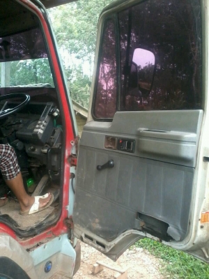 ขายรถ10ล้อดั้มพ์ ISUZU FVZ12MY เครื่อง 175แรงม้า สนใจโทร 081-970-1072