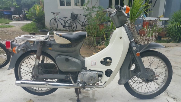 Honda super cub50cc4t เครื่องดีสีเดิม มือ2ญี่ปุ่น