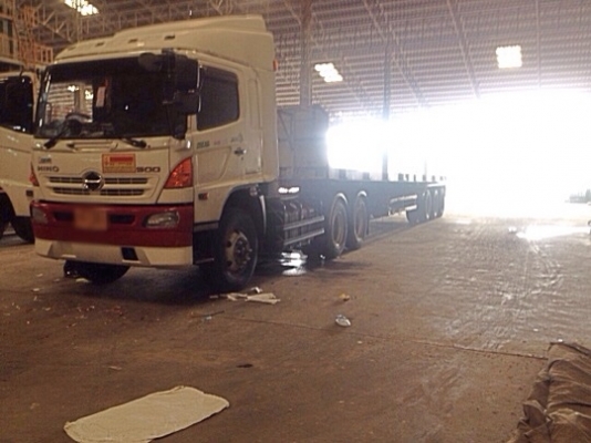 ขายด่วน รถสิบล้อหัวลากพร้อมหางสามเพลาพื้นเรียบ  HINO  MEGA   344  ปี54  สภาพดีมาก  พร้อมใช้งาน  เอกสารพร้อม