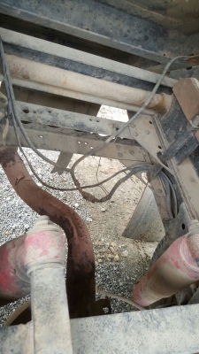 รถอีซุซุ 6 ล้อดั้ม NPR / เปลื่ยนเครื่อง 125 แรงม้า ปี 46.    สนใจติดต่อ  081 - 6079515