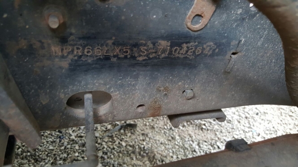 รถอีซุซุ 6 ล้อดั้ม NPR / เปลื่ยนเครื่อง 125 แรงม้า ปี 46.    สนใจติดต่อ  081 - 6079515