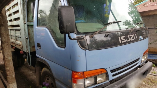 รถอีซุซุ 6 ล้อดั้ม NPR / เปลื่ยนเครื่อง 125 แรงม้า ปี 46.    สนใจติดต่อ  081 - 6079515
