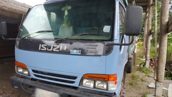 รถอีซุซุ 6 ล้อดั้ม NPR / เปลื่ยนเครื่อง 125 แรงม้า ปี 46.    สนใจติดต่อ  081 - 6079515