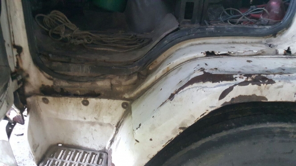 รถอีซูซุ 10 ล้อ หลังถนน FVM 175 แรงม้า.  ปี 38   สนใจติดต่อ  081 - 6079515