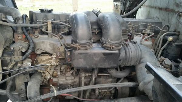 รถอีซูซุ 10 ล้อ หลังถนน FVM  195 แรงม้า. ปี 43.   สนใจติดต่อ  081 - 6079515