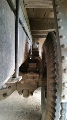 รถอีซูซุ 10 ล้อ หลังถนน FVM  195 แรงม้า. ปี 43.   สนใจติดต่อ  081 - 6079515