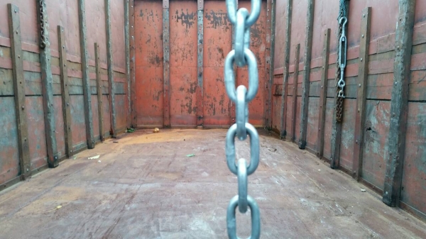 รถอีซูซุ 10 ล้อ หลังถนน FVM  195 แรงม้า. ปี 43.   สนใจติดต่อ  081 - 6079515