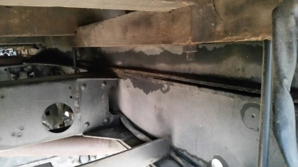 รถอีซูซุ 10 ล้อ หลังถนน FVM  195 แรงม้า. ปี 43.   สนใจติดต่อ  081 - 6079515