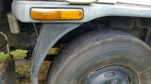 รถอีซูซุ 10 ล้อ หลังถนน FVM  195 แรงม้า. ปี 43.   สนใจติดต่อ  081 - 6079515