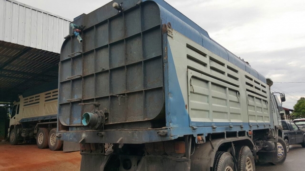 รถฮีโน่ 10 ล้อดั้ม FM2K 240 แรงม้า. ปี 42.   สนใจติดต่อ  081 - 6079515