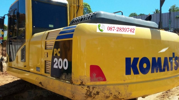 ขายดาวน์ จำนวน 4 คัน Komatsu PC 200-8M0