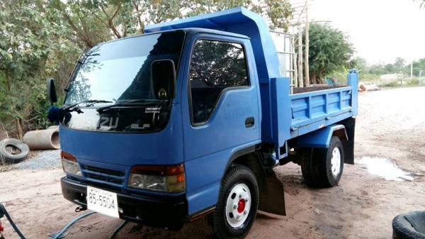 ขายดั้ม3คิว ISUZU NKR88แรง เครื่องดีแคชซีสวย สภาพพร้อมใช้งาน เอกสารพร้อมโอน สนใจโทร 090-8588220คุณนะ 093-3258446คุณบิว หรือเข้าดูสินค้าอื่นๆได้ที่ www.truck.in.th/498 หรือเพจFacebook ณรงค์ ซื้อขายรถมือสอง (เว็บไซต์ส่วนตัว) หรือFacebook ตลาดรถมือสอง คุณนะ