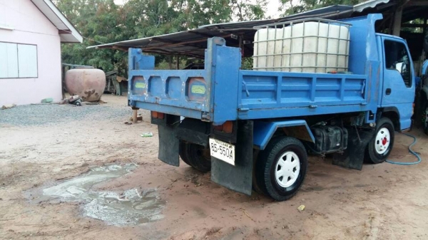 ขายดั้ม3คิว ISUZU NKR88แรง เครื่องดีแคชซีสวย สภาพพร้อมใช้งาน เอกสารพร้อมโอน สนใจโทร 090-8588220คุณนะ 093-3258446คุณบิว หรือเข้าดูสินค้าอื่นๆได้ที่ www.truck.in.th/498 หรือเพจFacebook ณรงค์ ซื้อขายรถมือสอง (เว็บไซต์ส่วนตัว) หรือFacebook ตลาดรถมือสอง คุณนะ