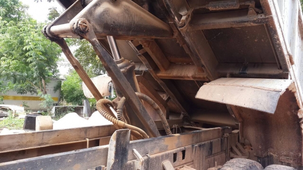 ขายด่วนหกล้อหน้ายาวดั้มเครื่องEH700 เฟืองท้ายใหญ่ดั้มยิงหน้าโทร0856842587