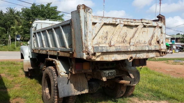 ขายด่วนหกล้อหน้ายาวดั้มเครื่องEH700 เฟืองท้ายใหญ่ดั้มยิงหน้าโทร0856842587