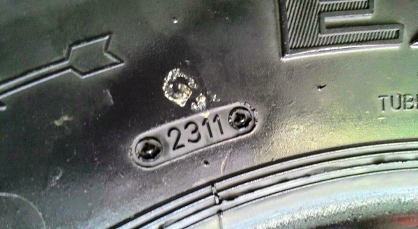 ขายยาง ตะขาบ 35x12.5x16  ปี 11