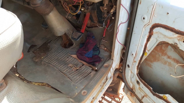 ขาย 6 ล้อ มีหลังคาโดยสาร ISUZU NKR ปี 40 เครื่อง 4HF1 ฝาขาว 120 แรงม้า คัสซีสวยตลอดเส้น ทะเบียนครบพร้อมโอน ราคาคุยกันได้ครับ