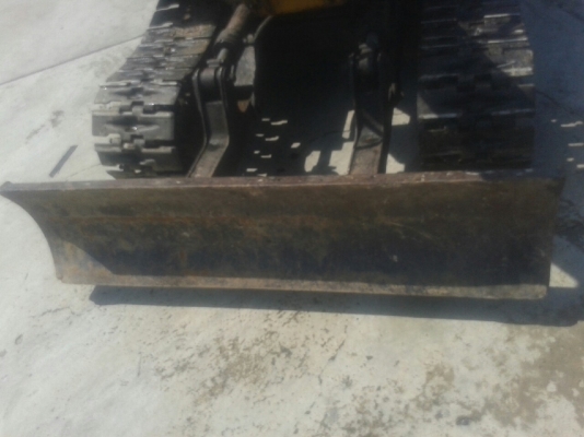 แม็คโคยี่ห้อ ISHIKO รุ่น IS-010  MODEL IS-010-SERIAL101212 เครื่อง 3 สูบ