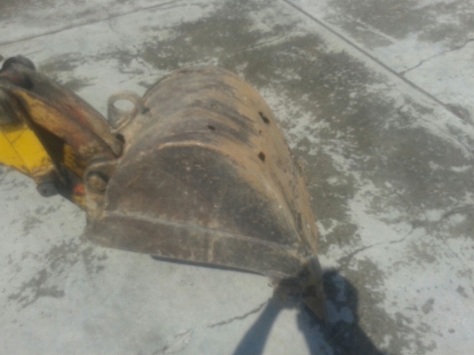 แม็คโคยี่ห้อ ISHIKO รุ่น IS-010  MODEL IS-010-SERIAL101212 เครื่อง 3 สูบ