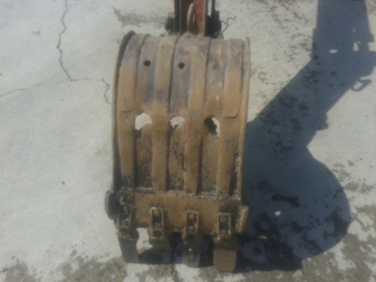 แม็คโคยี่ห้อ ISHIKO รุ่น IS-010  MODEL IS-010-SERIAL101212 เครื่อง 3 สูบ