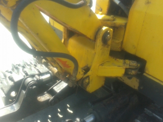 แม็คโคยี่ห้อ ISHIKO รุ่น IS-010  MODEL IS-010-SERIAL101212 เครื่อง 3 สูบ