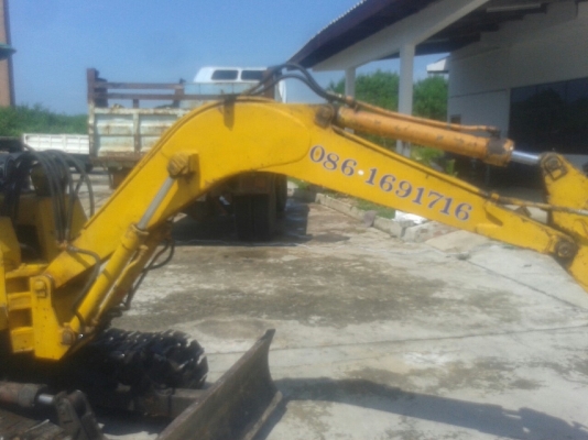 แม็คโคยี่ห้อ ISHIKO รุ่น IS-010  MODEL IS-010-SERIAL101212 เครื่อง 3 สูบ