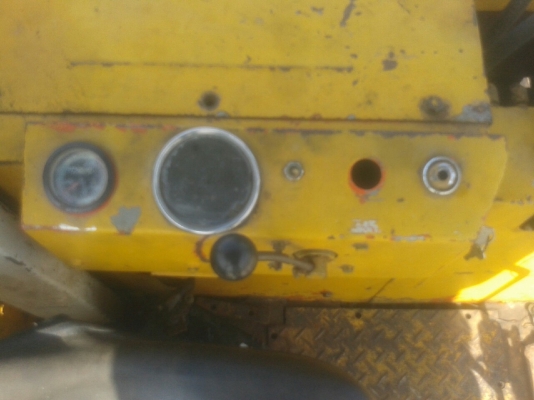 แม็คโคยี่ห้อ ISHIKO รุ่น IS-010  MODEL IS-010-SERIAL101212 เครื่อง 3 สูบ