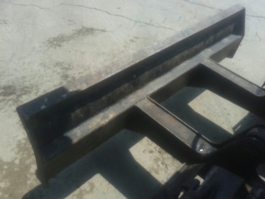 แม็คโคยี่ห้อ ISHIKO รุ่น IS-010  MODEL IS-010-SERIAL101212 เครื่อง 3 สูบ