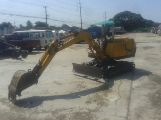 แม็คโคยี่ห้อ ISHIKO รุ่น IS-010  MODEL IS-010-SERIAL101212 เครื่อง 3 สูบ