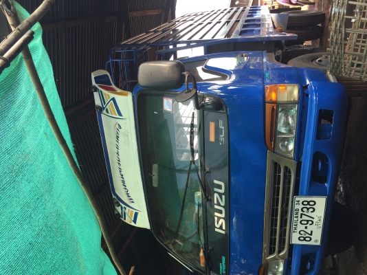 ต้องการขาย6ล้อnpr135ทะเบียนพร้อมโอน