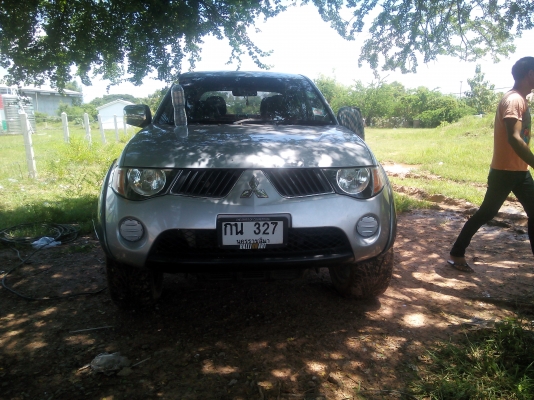 ไททัน4ประตูโฟ