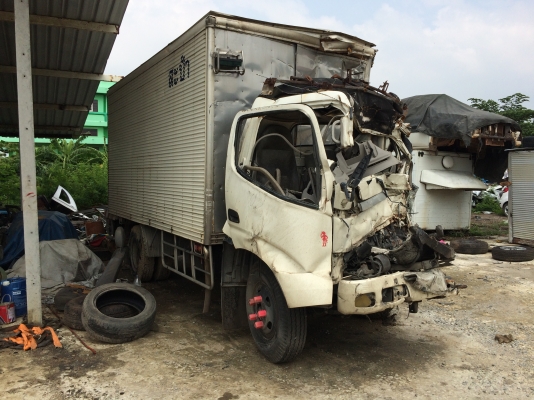 ขายด่วนๆ รถบรรทุกหกล้อเล็ก HINO ปี2007 135 แรงม้า พร้อมเล่มทะเบียน