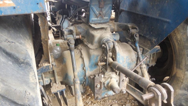 **270,000 บ.ต่อรอง/// รถไถ FORD 6610 เสื้อลาย เพลาเดียว มีเล่ม **ขาย FORD 6610 รถไถ1เพลา ท้ายใหญ่ สภาพดี ราคาเบา FARM TRACTOR FORD 6610 เสื้อลาย เครื่องเดิม ปั้มเดิม เกียร์77 ท้ายใหญ่ 7640 เครื่องดี ยังแน่นดี ปั้มดี แรง สตาร์ทง่าย เสียงนิ่ม ไม่หอบ ครับ เก