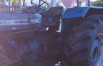 **270,000 บ.ต่อรอง/// รถไถ FORD 6610 เสื้อลาย เพลาเดียว มีเล่ม **ขาย FORD 6610 รถไถ1เพลา ท้ายใหญ่ สภาพดี ราคาเบา FARM TRACTOR FORD 6610 เสื้อลาย เครื่องเดิม ปั้มเดิม เกียร์77 ท้ายใหญ่ 7640 เครื่องดี ยังแน่นดี ปั้มดี แรง สตาร์ทง่าย เสียงนิ่ม ไม่หอบ ครับ เก