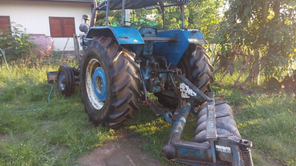 **270,000 บ.ต่อรอง/// รถไถ FORD 6610 เสื้อลาย เพลาเดียว มีเล่ม **ขาย FORD 6610 รถไถ1เพลา ท้ายใหญ่ สภาพดี ราคาเบา FARM TRACTOR FORD 6610 เสื้อลาย เครื่องเดิม ปั้มเดิม เกียร์77 ท้ายใหญ่ 7640 เครื่องดี ยังแน่นดี ปั้มดี แรง สตาร์ทง่าย เสียงนิ่ม ไม่หอบ ครับ เก