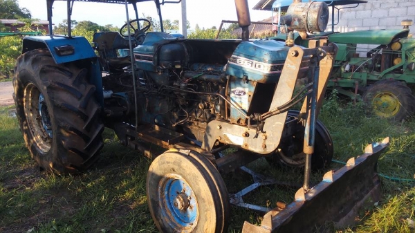 **270,000 บ.ต่อรอง/// รถไถ FORD 6610 เสื้อลาย เพลาเดียว มีเล่ม **ขาย FORD 6610 รถไถ1เพลา ท้ายใหญ่ สภาพดี ราคาเบา FARM TRACTOR FORD 6610 เสื้อลาย เครื่องเดิม ปั้มเดิม เกียร์77 ท้ายใหญ่ 7640 เครื่องดี ยังแน่นดี ปั้มดี แรง สตาร์ทง่าย เสียงนิ่ม ไม่หอบ ครับ เก