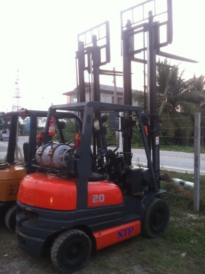 ขาย ฟอล์คลิฟต์ 2.0 ตัน TOYOTA 6FG20 LPG  รถมือ 2 นำเข้าจากญี่ปุ่น