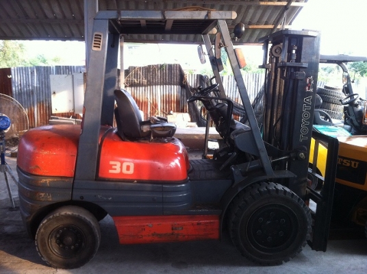 ขาย ฟอล์คลิฟต์ 3.0 ตัน TOYOTA 6FG30  รถมือ 2 นำเข้าจากญี่ปุ่น