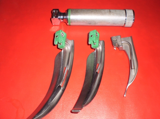 ขายรถพยาบาลกู้ชีพ ตู้โตโยต้า Hiace หลังคาเตี้ย ราคา ต่อรองได้ครับ ขายรถพยาบาลกู้ชีพ ตู้โตโยต้า Hiace หลังคาเตี้ย ราคา ต่อรองได้ครับ