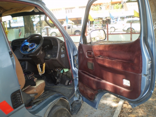 ขายรถพยาบาลกู้ชีพ ตู้โตโยต้า Hiace หลังคาเตี้ย ราคา ต่อรองได้ครับ ขายรถพยาบาลกู้ชีพ ตู้โตโยต้า Hiace หลังคาเตี้ย ราคา ต่อรองได้ครับ