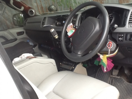 ขาย TOYOTA COMMUTER 2011 ขายแล้วครับ !!