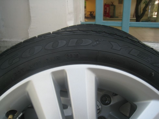 ขายล้อแม็กเดิม Honda Jazz 16"x6" 4รู 100+ยางปี 10 (081-3747940)