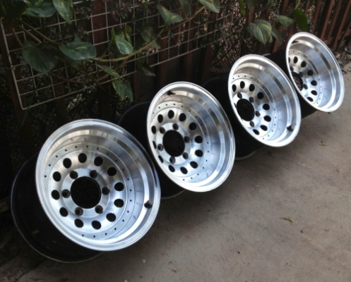 ขายล้อหยดน้ำ 15x8.5 ออฟลบ 27 ใส่ 6 รูกระบะ สภาพสวยๆ ขอบหนาๆ 8300 ครับ