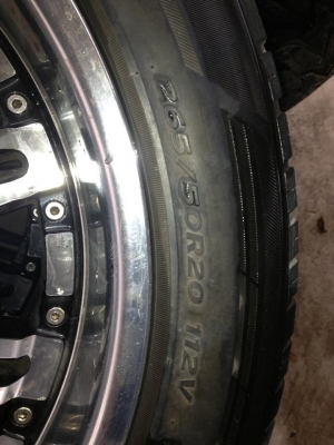 ขายล้อแม็กขอบ 20 6รู 265/50 R20 พร้อมยางปี 09