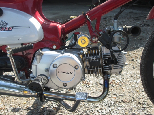 ขาย c70 โอสคูล เครื่อง125cc มีอินวอยเครื่อง โทร0894946922 น้องครับลดราคาเหลือ9900อยู่บางปะกงลดราคาให้อีก9000ครับรีบใช้เงิน